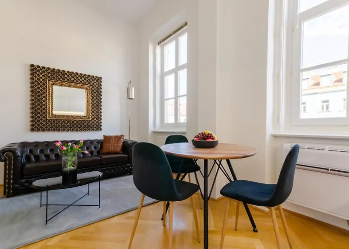 Charming Historical Near Centre Apartmán *