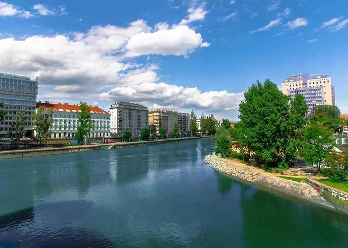 Charming Historical Near Centre